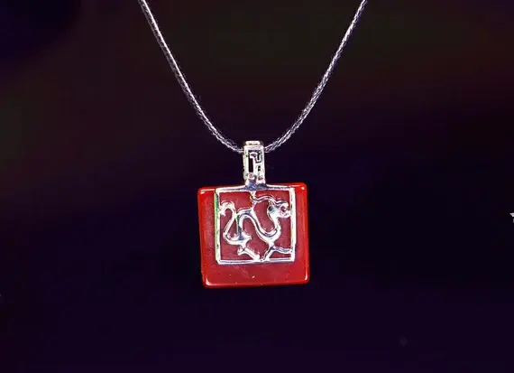 Red Agate Pendant Necklace with Dragon Motif